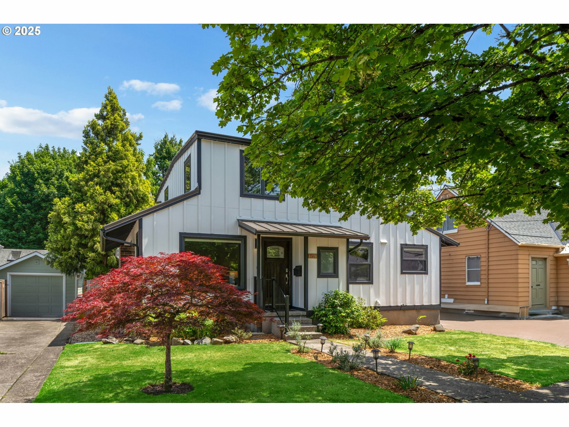 Property Photo:  6126 SE 23rd Ave  OR 97202 