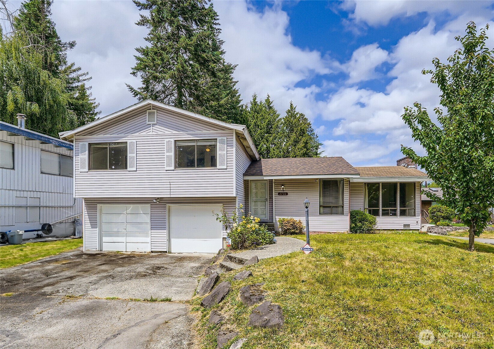 2708 NE 106th Place  Seattle WA 98125 photo