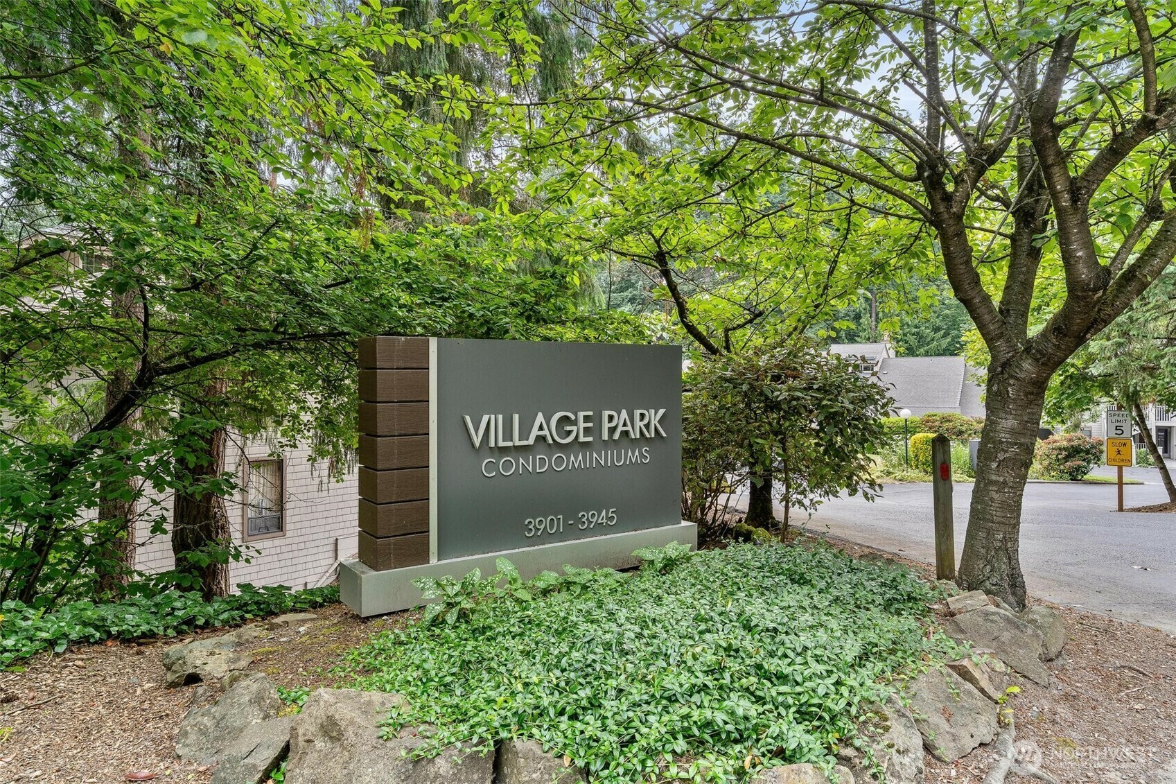 Property Photo:  3901  108th Avenue NE B301  WA 98004 