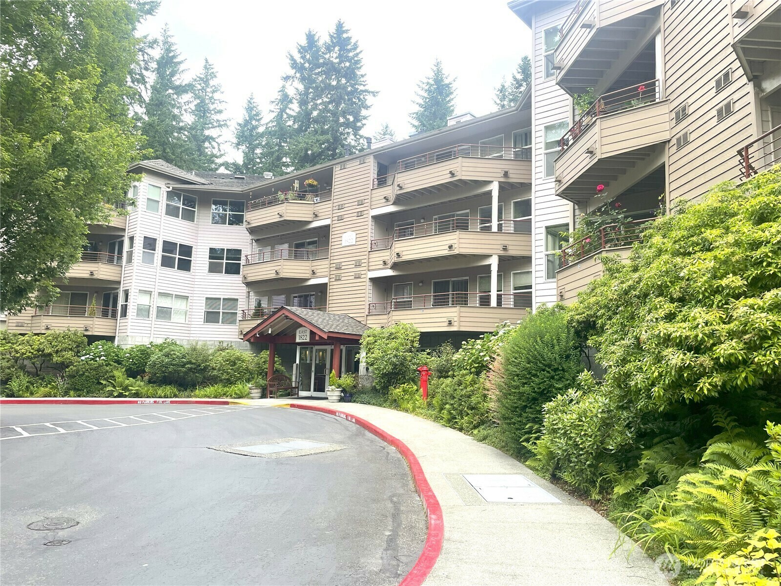 Property Photo: 1822 152 Avenue NE #216 WA 98007