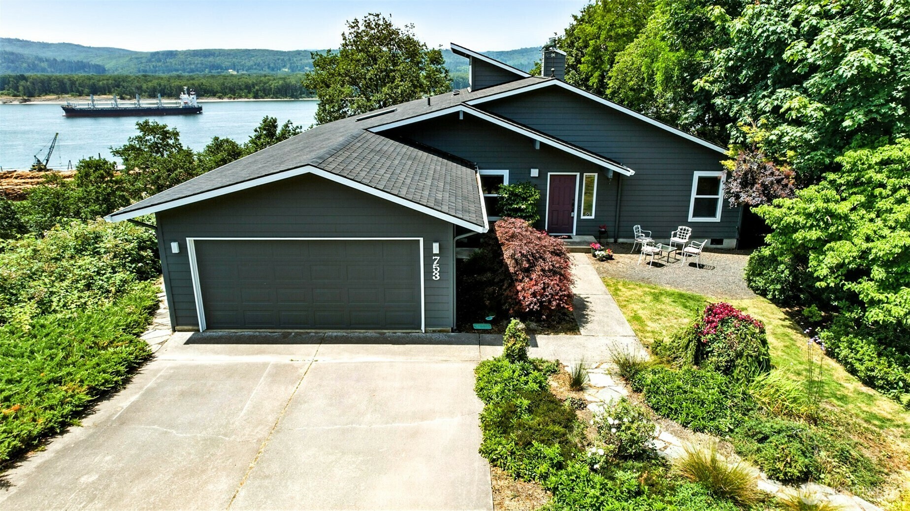 Property Photo: 753 N 2nd Street WA 98625
