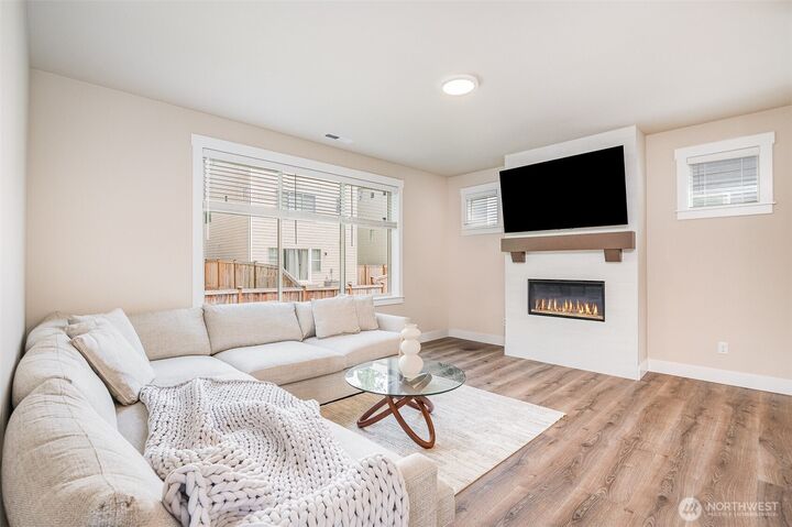 Property Photo:  23111  89th Avenue W 14  WA 98026 