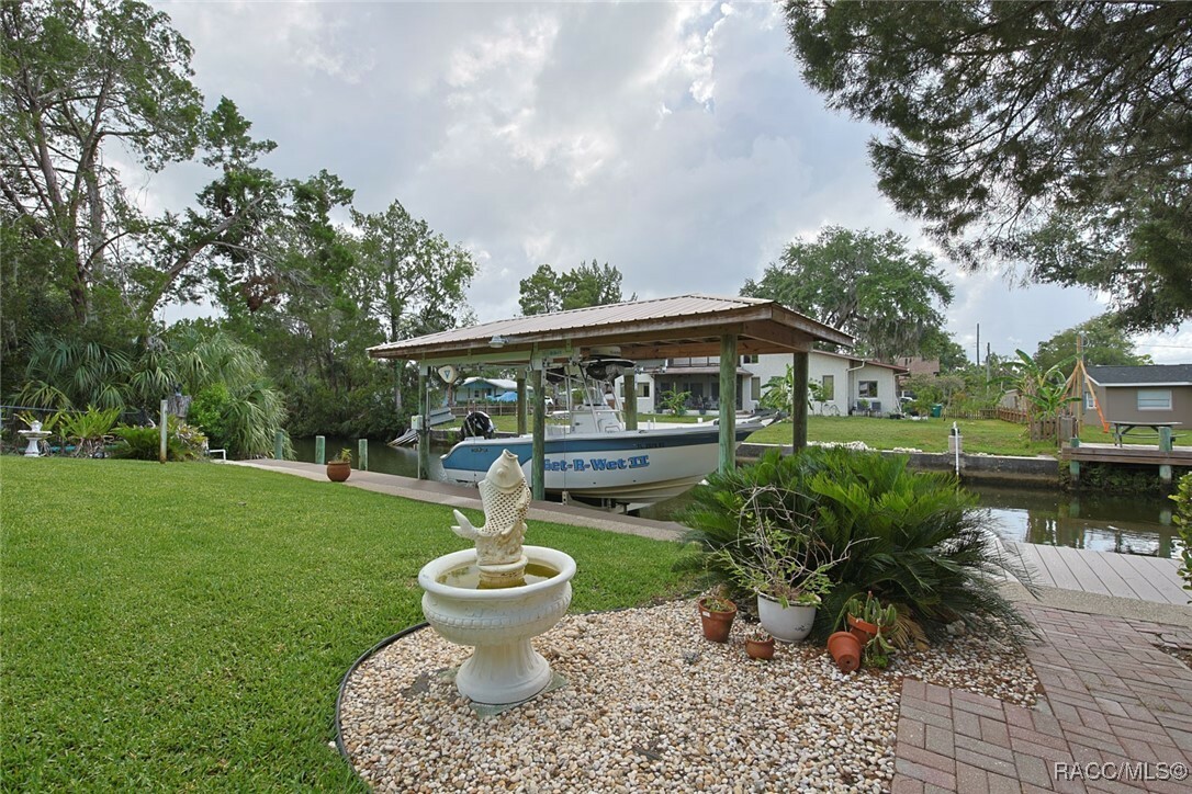 Property Photo: 3831 N Ringdove Point FL 34428