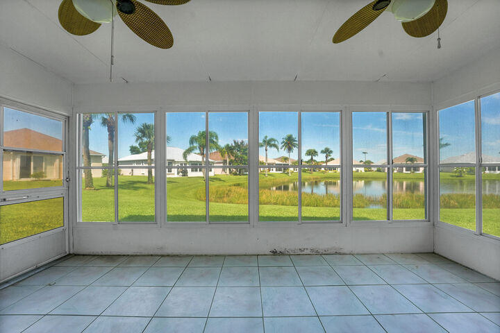 Property Photo: 526 NW Portofino Lane FL 34986