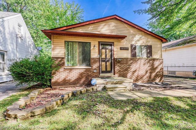 Property Photo: 18949 Kenosha Street MI 48225