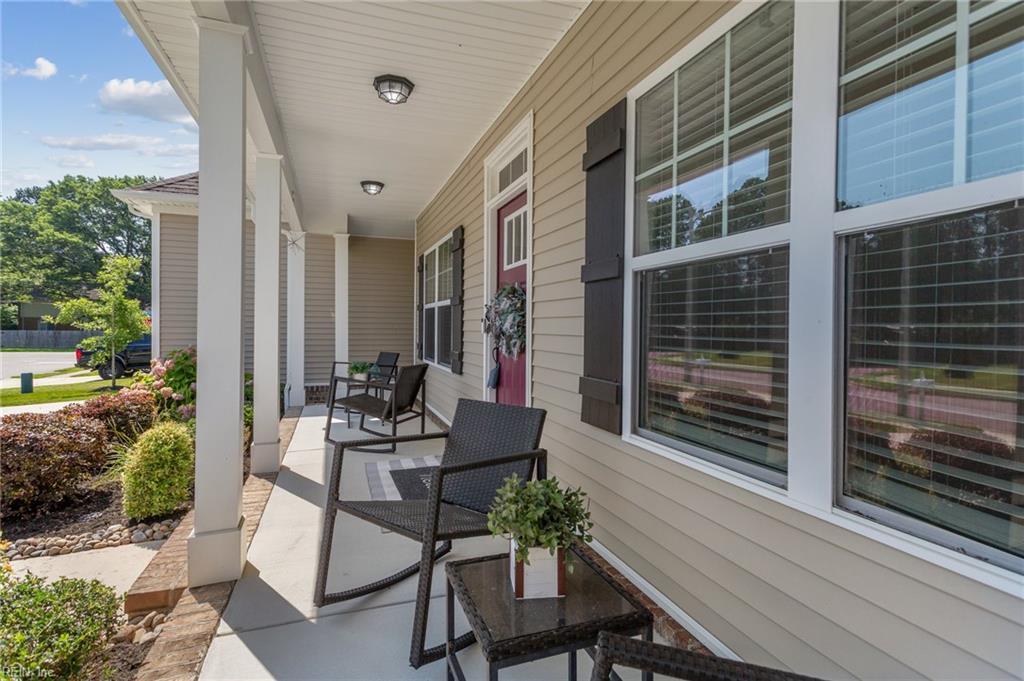 Property Photo: 803 Minna Ln VA 23322