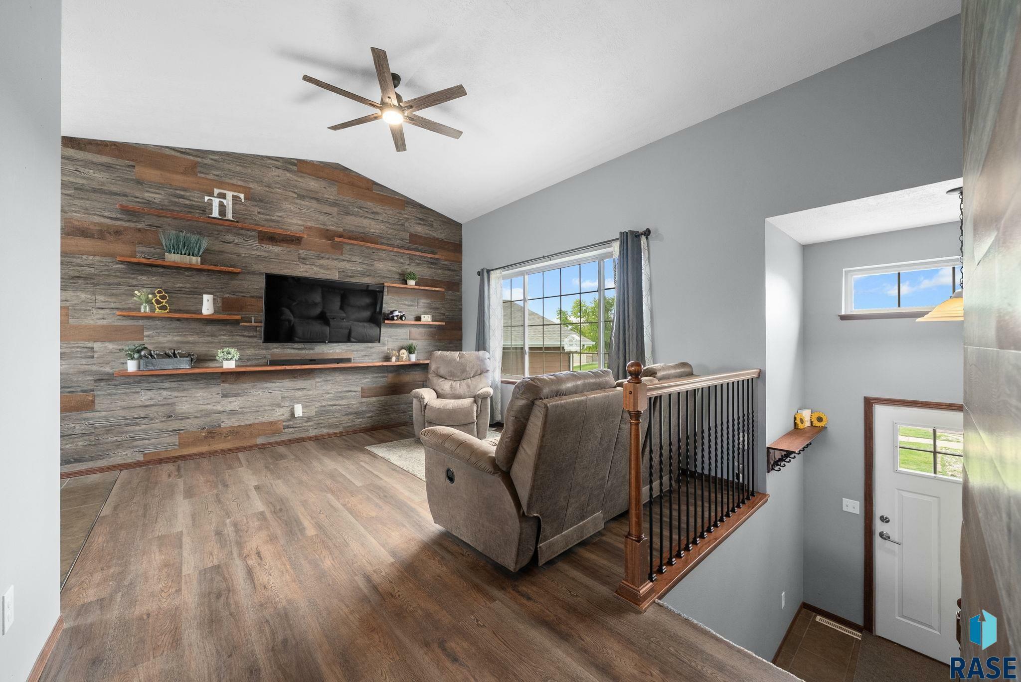 Property Photo: 7905 W Wilson Dr SD 57106