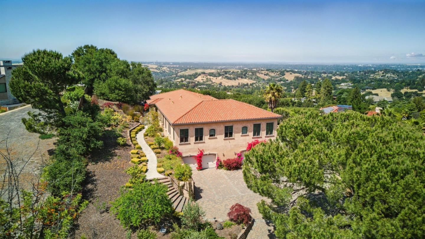 12252 Menalto Drive  Los Altos Hills CA 94022 photo