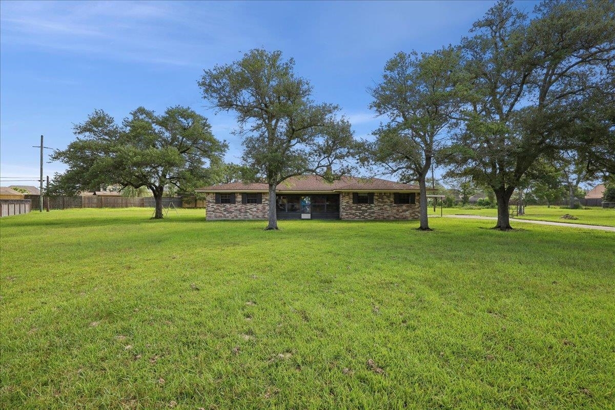 Property Photo: 200 Pinata TX 77657