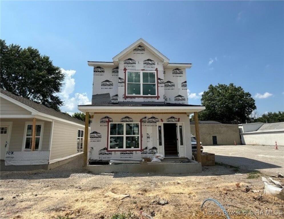 Property Photo: 2109 E Market Street IN 47150