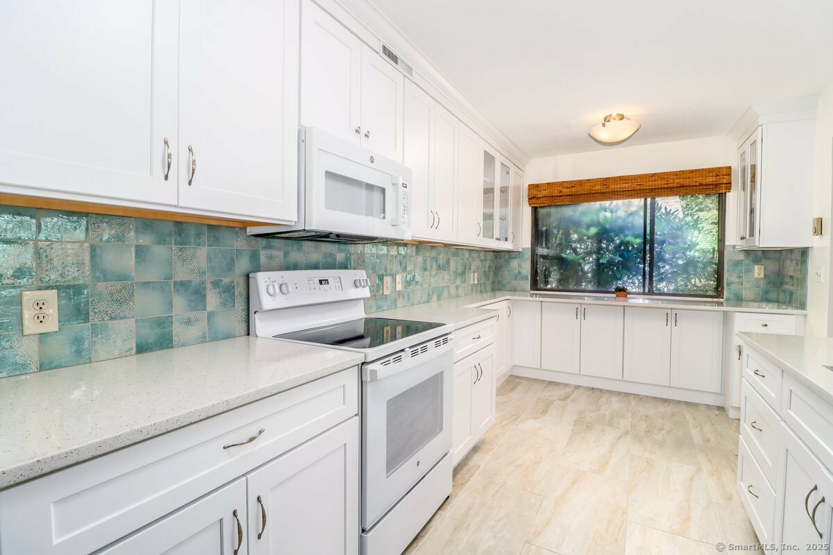 Property Photo: 920 Heritage Village A CT 06488