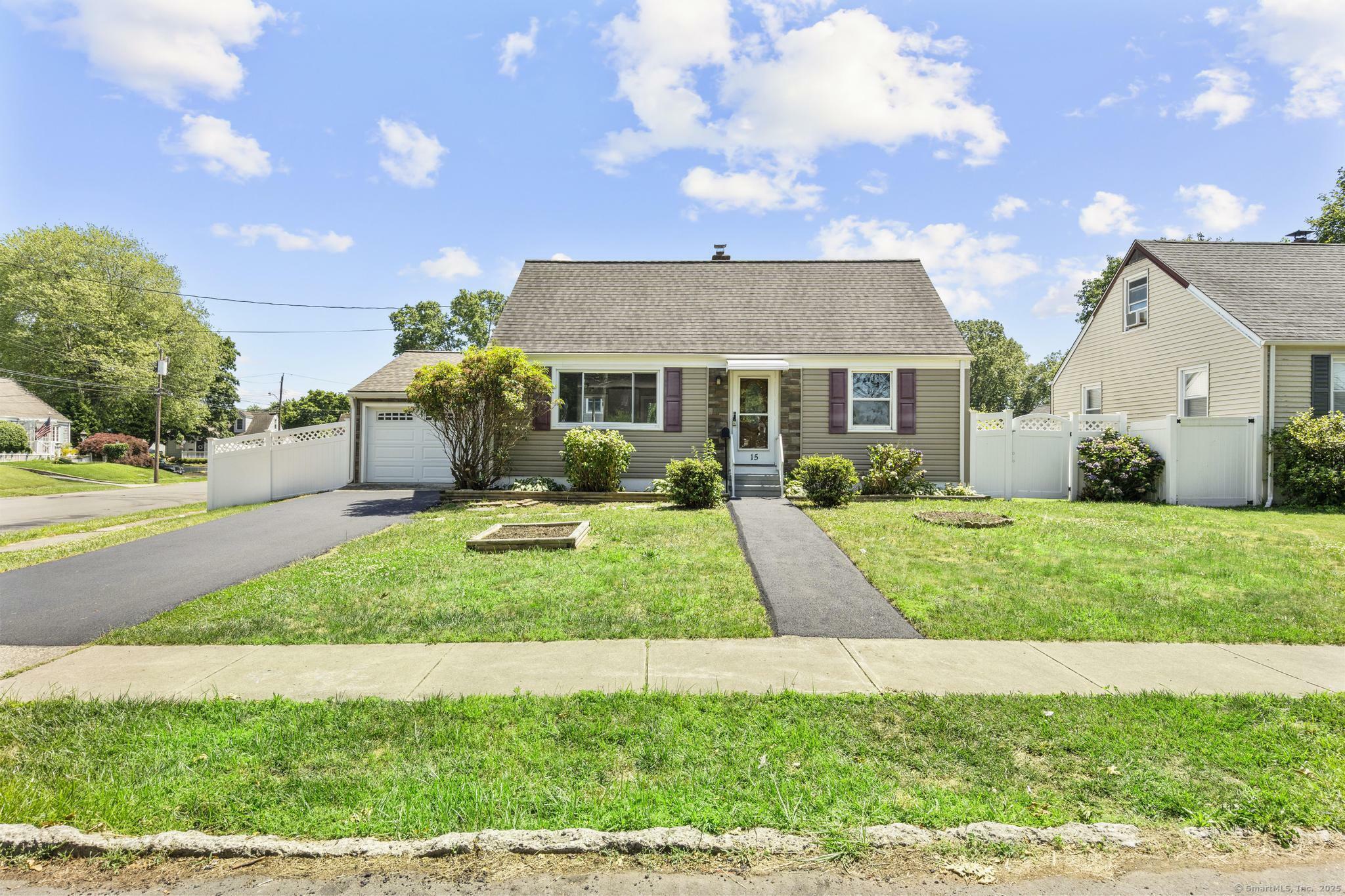 Property Photo: 15 Burdette Place CT 06460