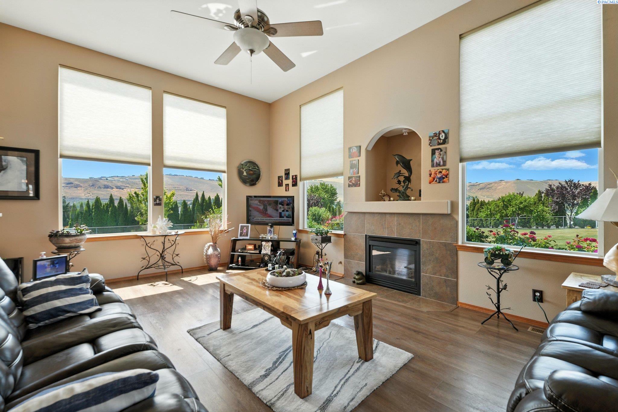 Property Photo: 22803 Cottonwood Springs Blvd WA 99338