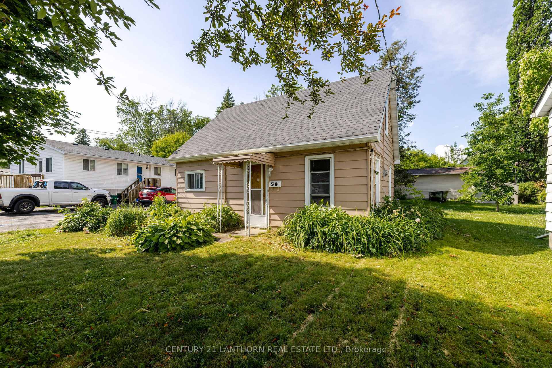 Property Photo: 58 Kidd Avenue ON K8V 2C7
