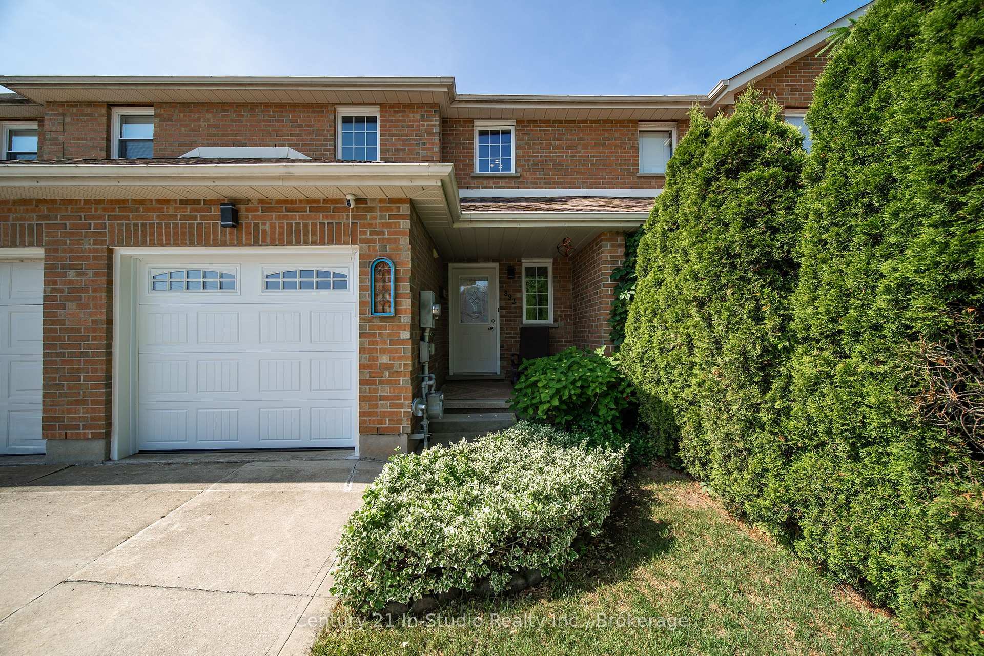 Property Photo: 893 25th A Street E ON N4K 6W6