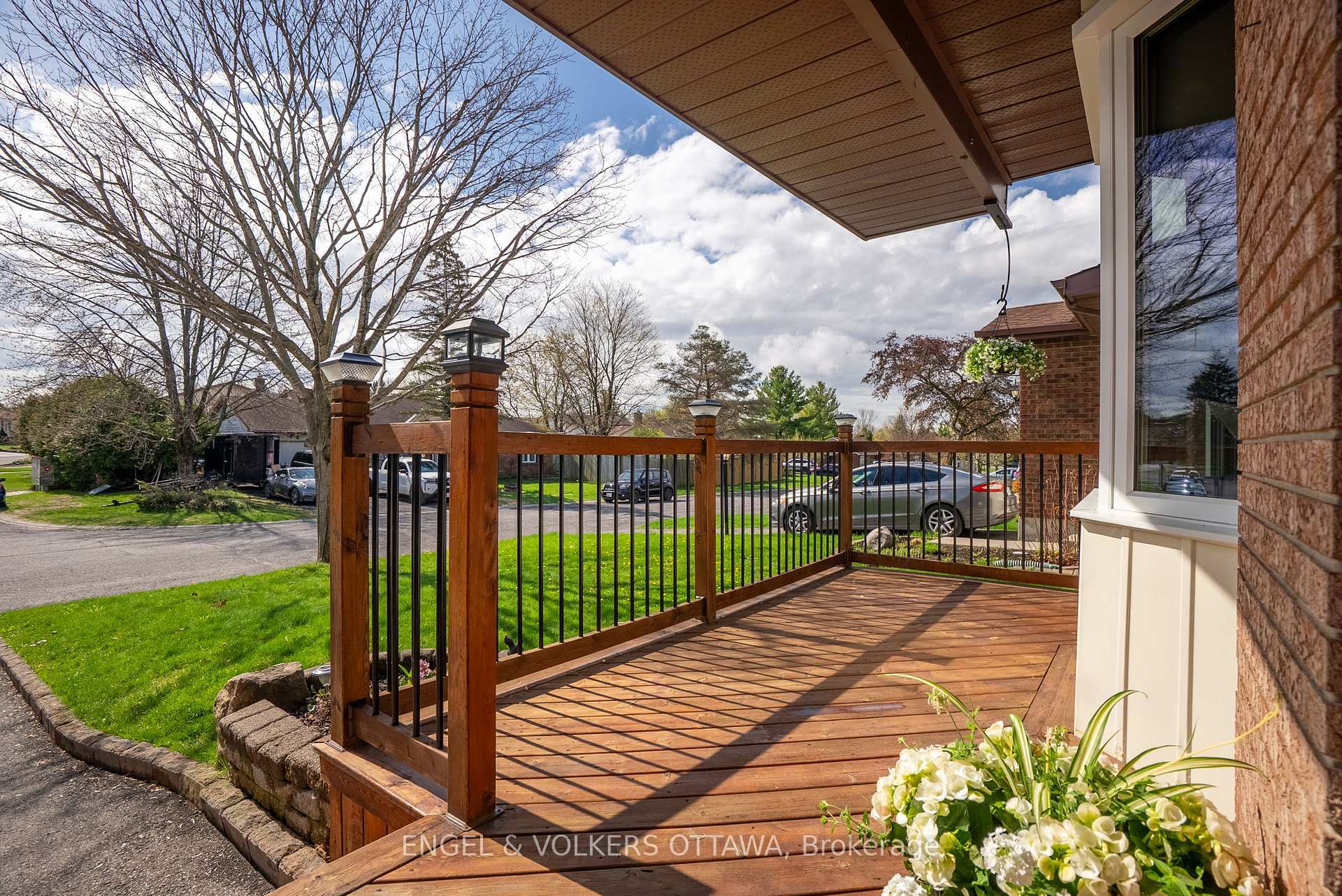 Property Photo: 17 Glacier Street ON K2J 2M7