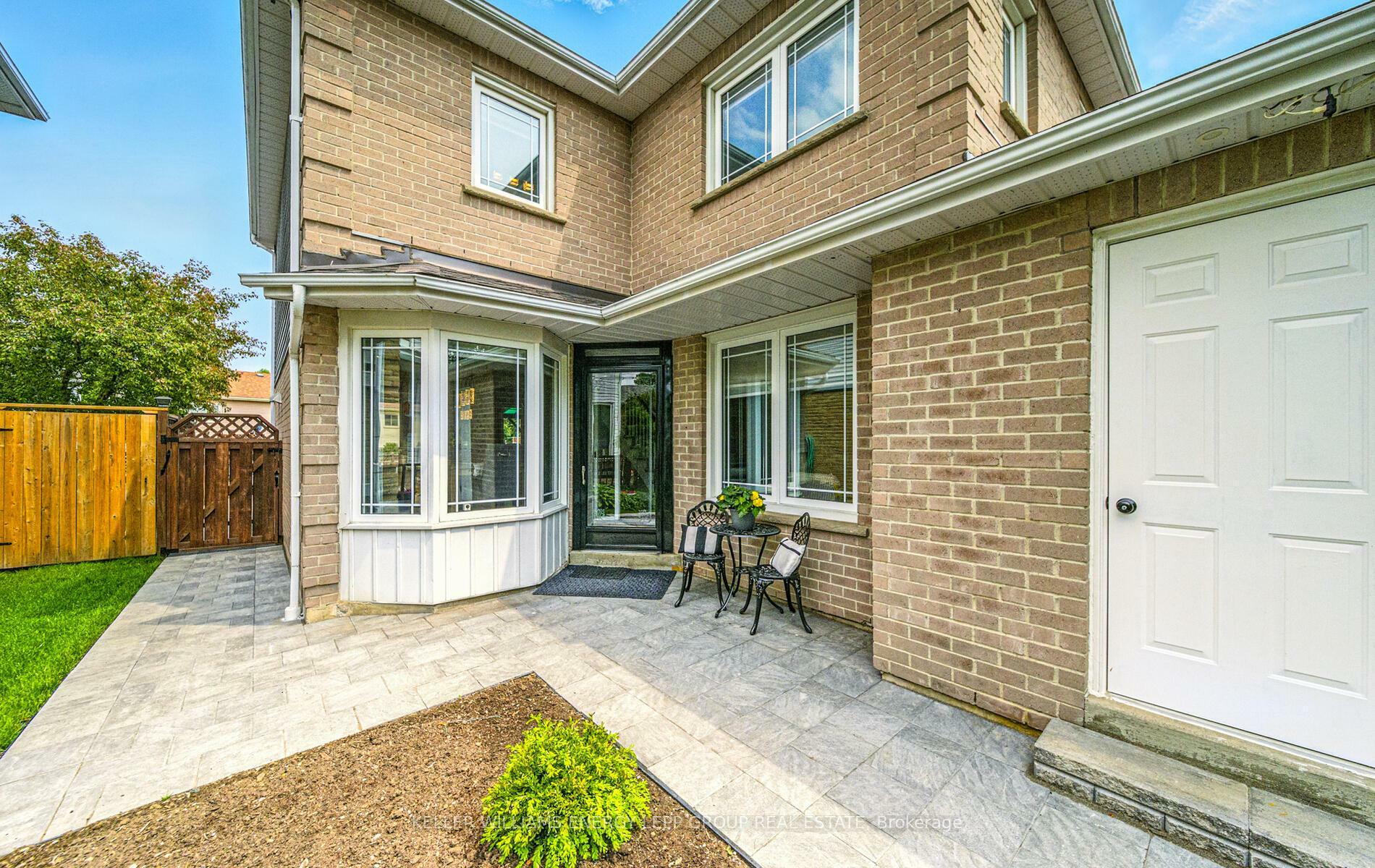 Property Photo: 77 Hemingford Place ON L1R 1E8