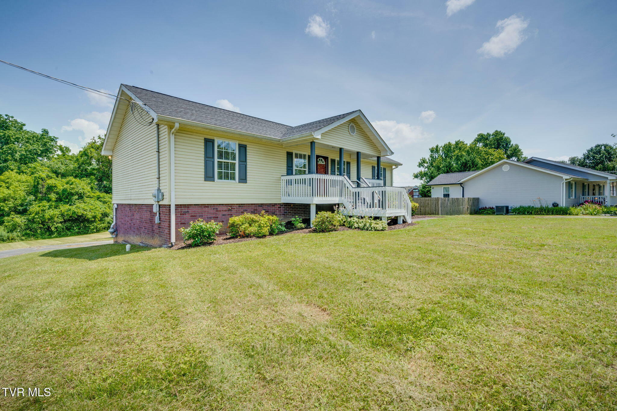 Property Photo: 3305 Mayfield Drive TN 37604