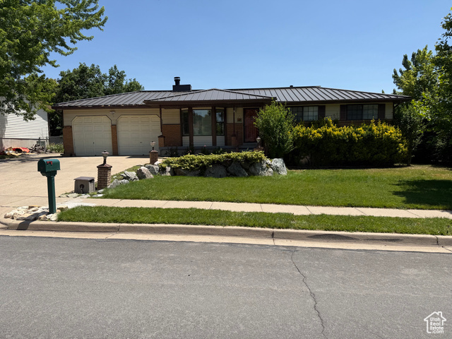 Property Photo: 9 W Park Drive UT 84037