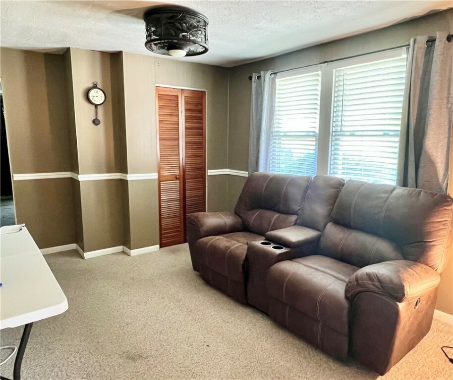 Property Photo: 209 Bryant St PA 15637