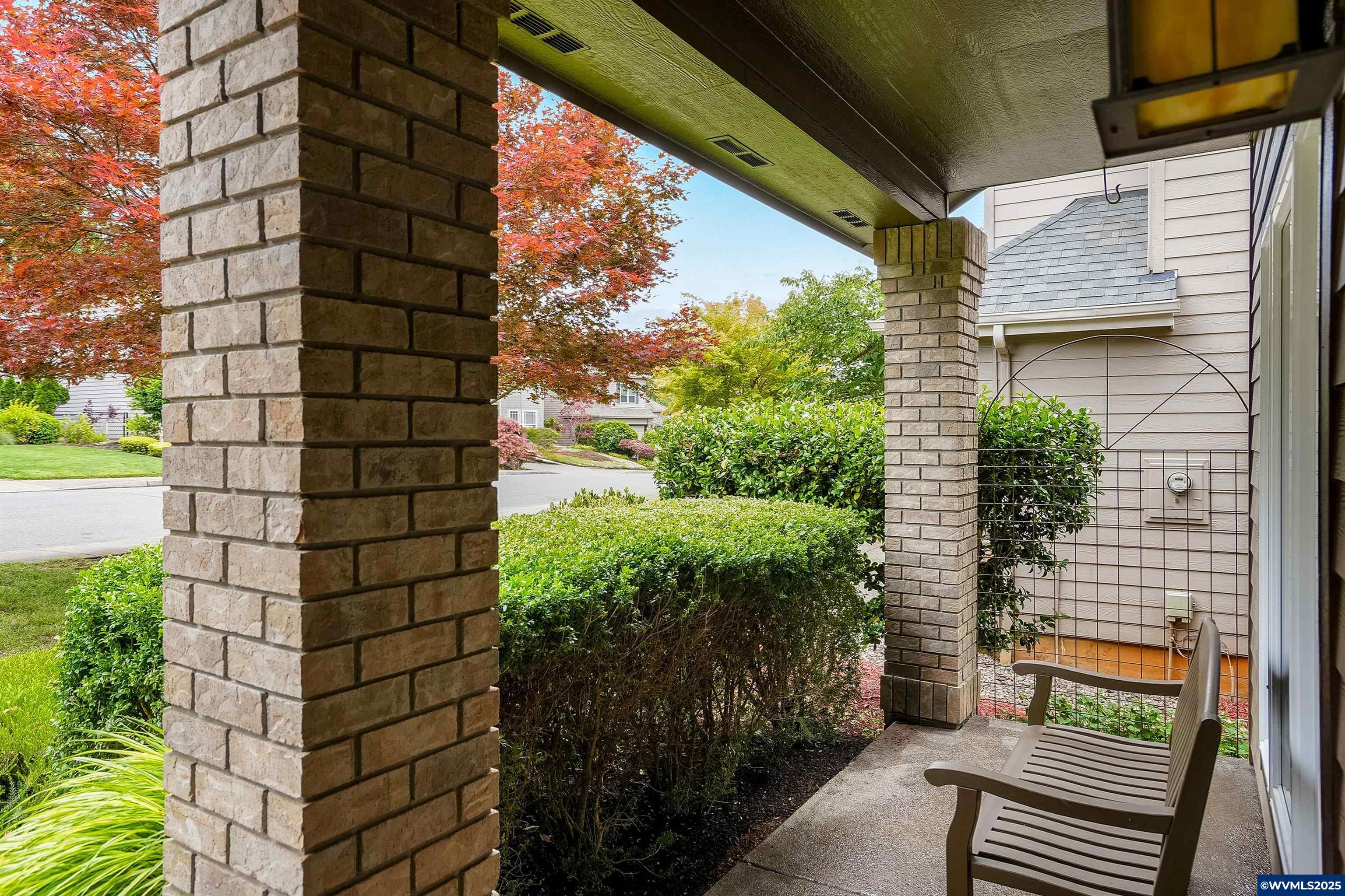 Property Photo: 6031 Sawgrass St SE OR 97306
