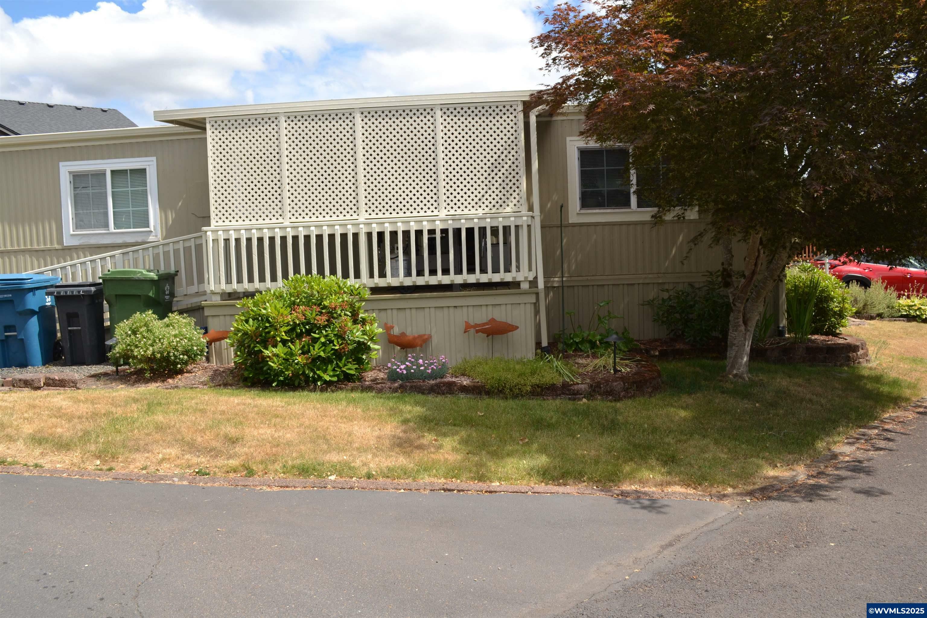 Property Photo: 340 NE Crest St 74 OR 97385