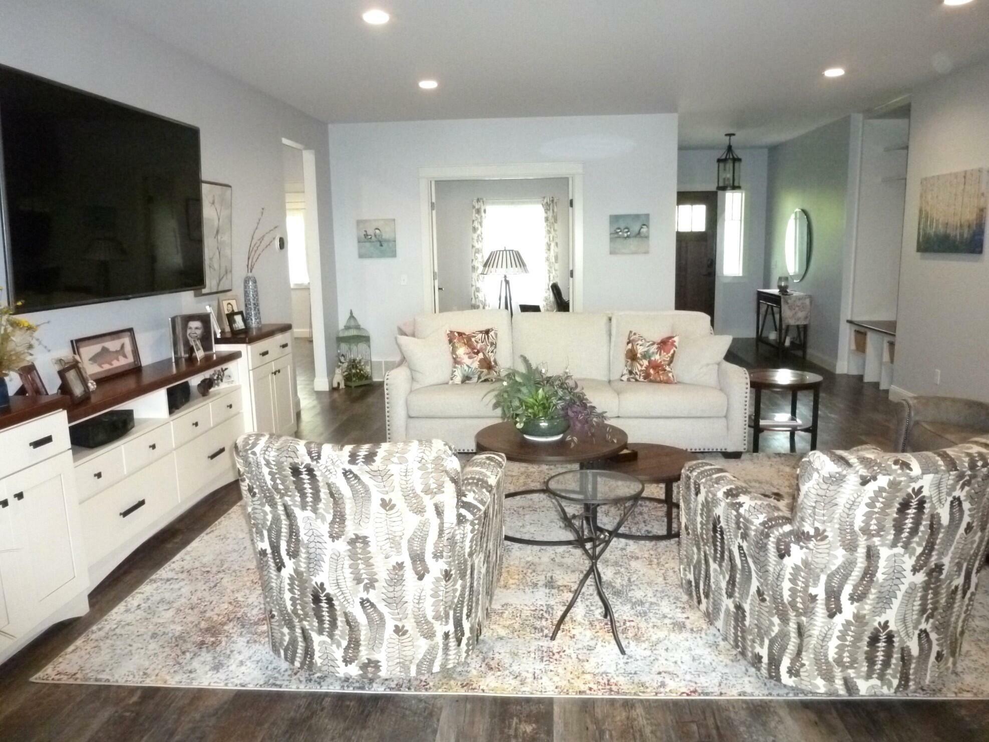 Property Photo: 2615 Lakewood Drive MI 49707
