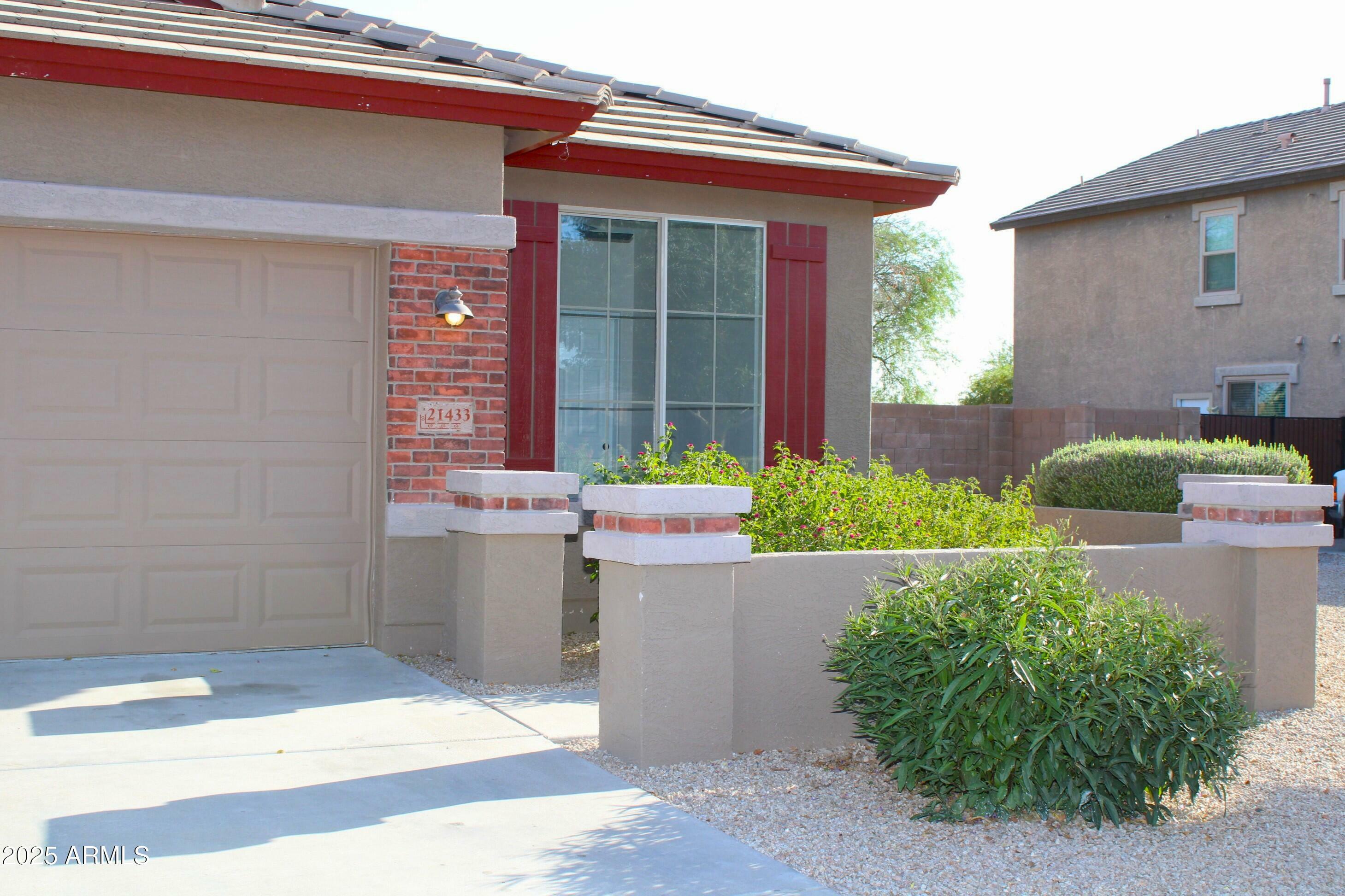 Property Photo:  21433 E Calle De Flores Court  AZ 85142 