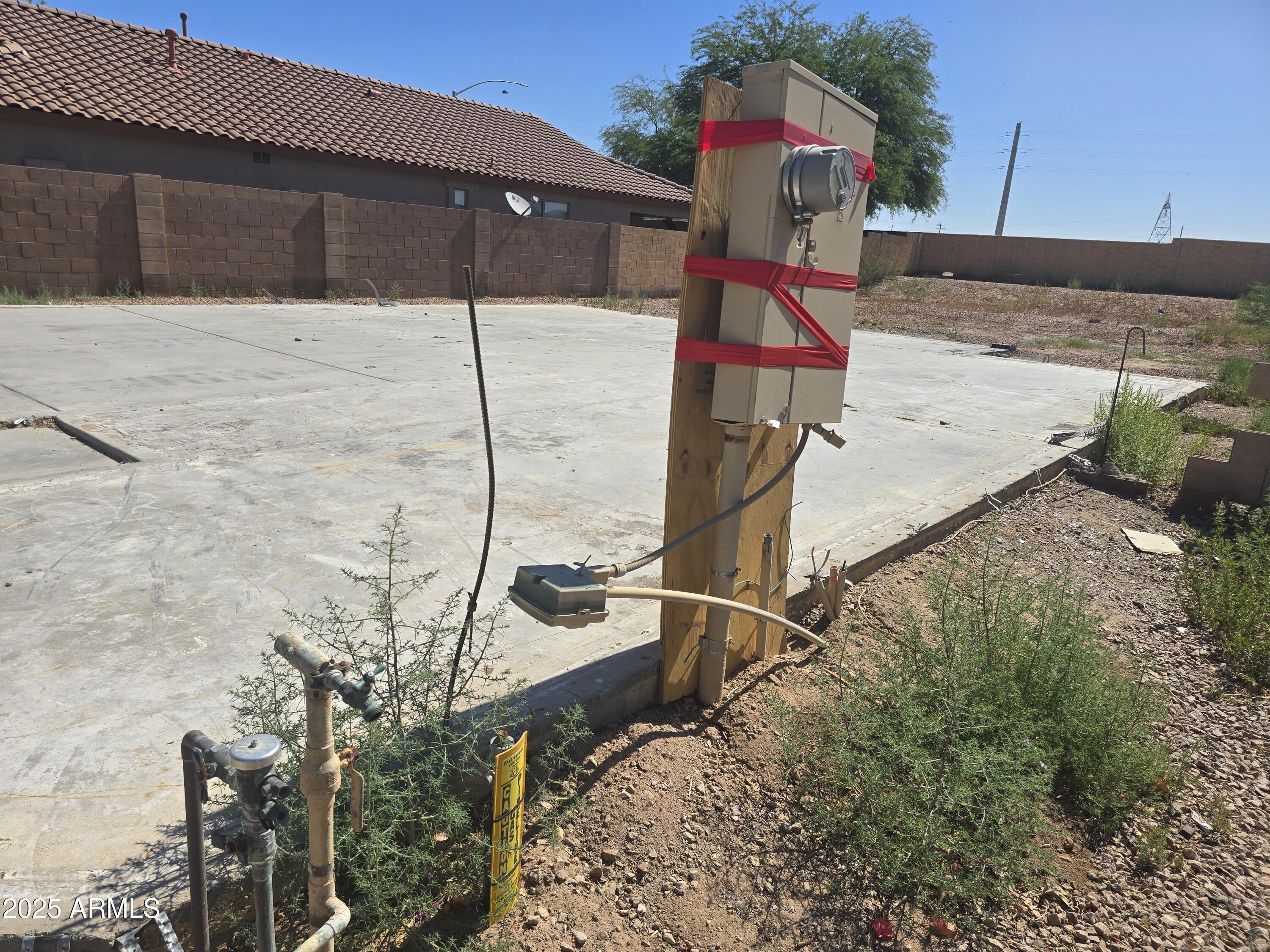 Property Photo: 35057 N Karan Swiss Circle AZ 85143
