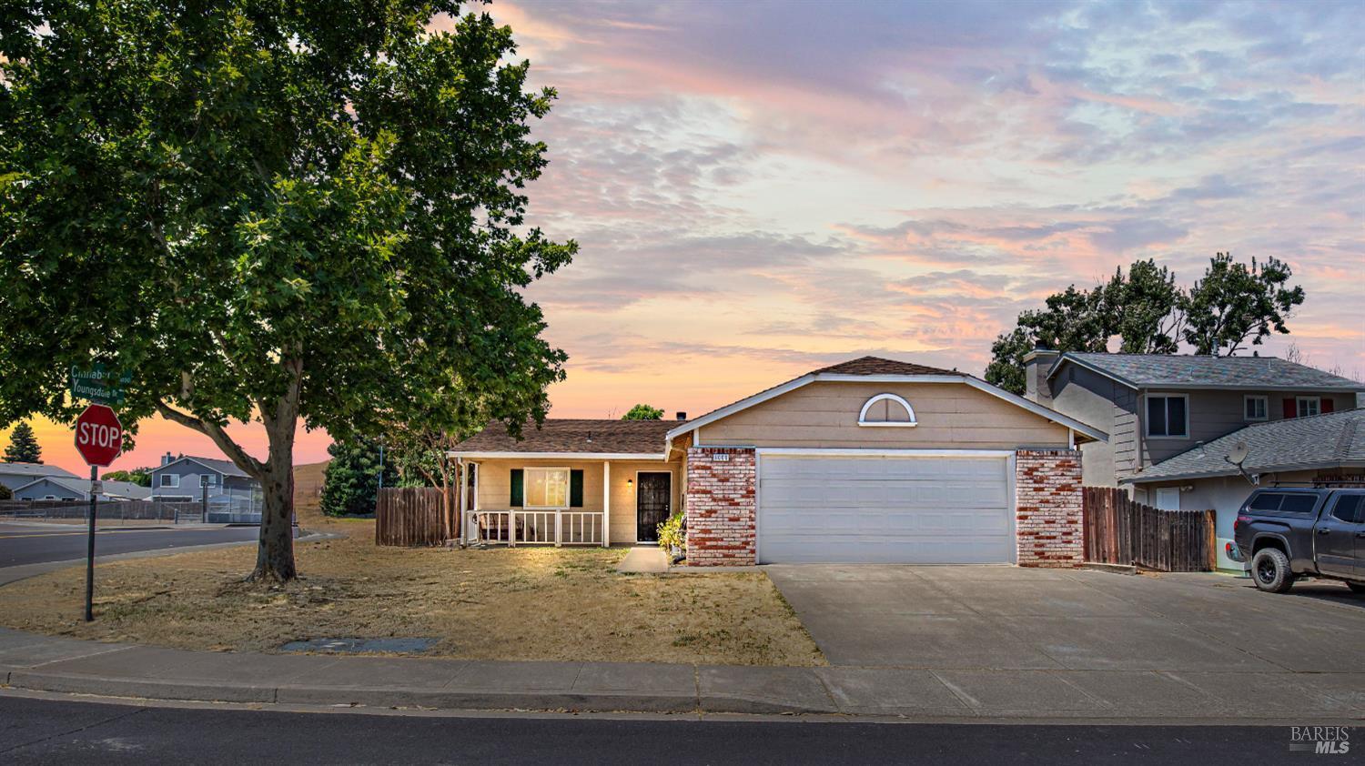 Property Photo: 1000 Cinnabar Way CA 95687