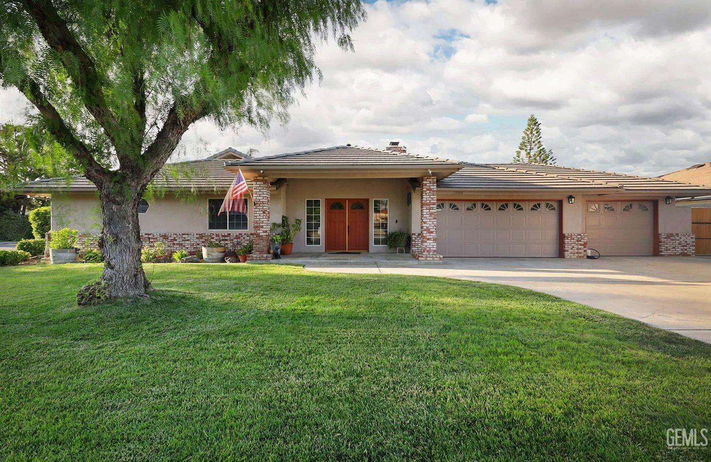 7200 Clifftop Way  Bakersfield CA 93306 photo