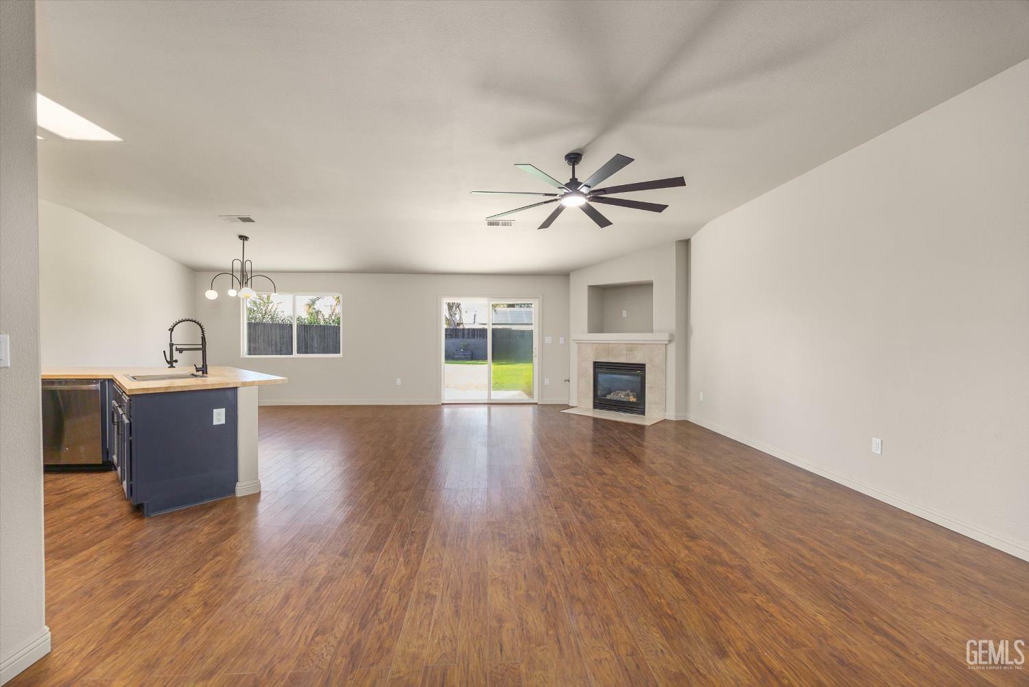 Property Photo:  12722 Lavina Avenue  CA 93312 