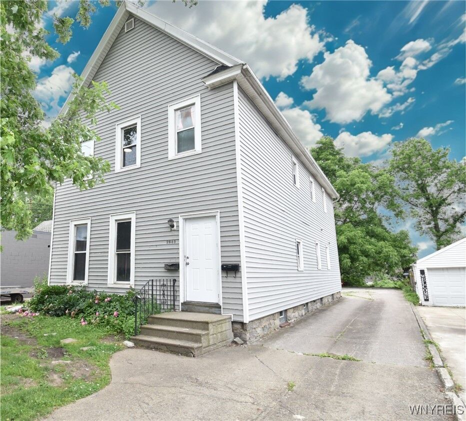 Property Photo:  2843 Seneca Street 4  NY 14224 
