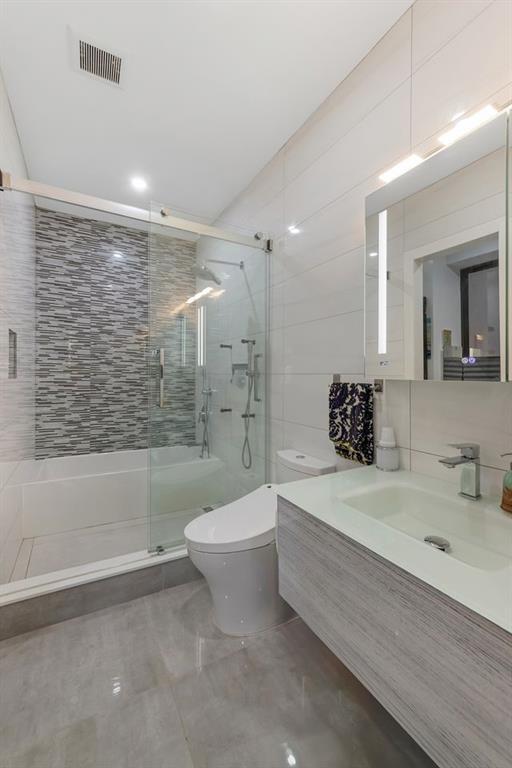 Property Photo:  360 Lafayette Avenue  NY 11238 