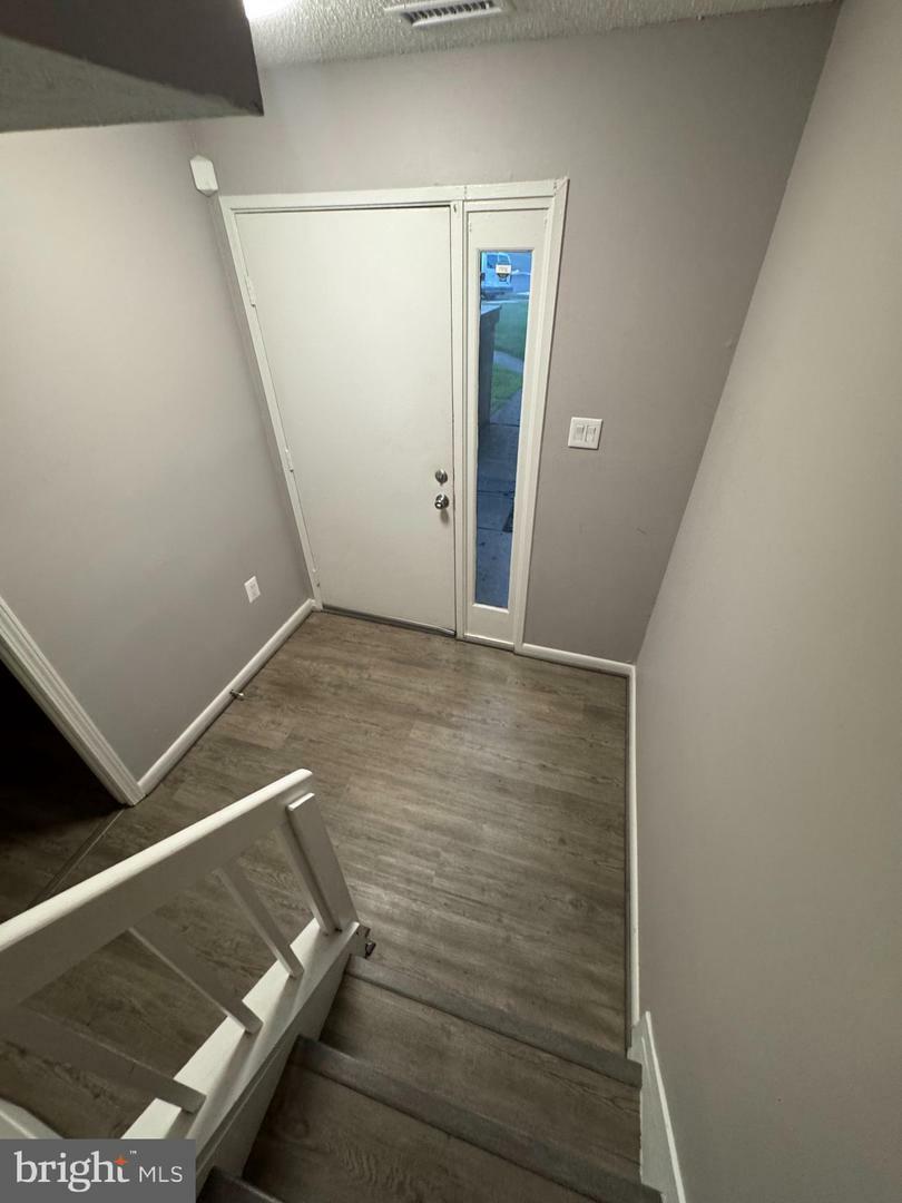 Property Photo: 15300 Lodge Terrace VA 22191