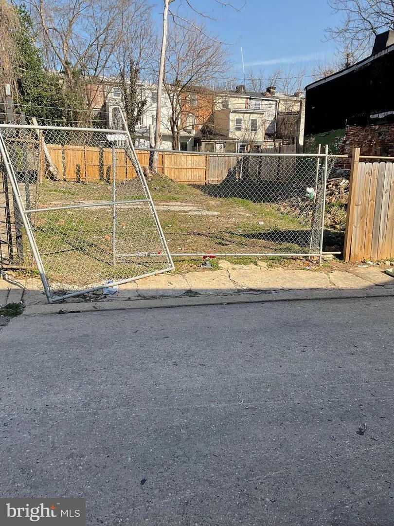 Property Photo: 39 S Stockton Street MD 21223