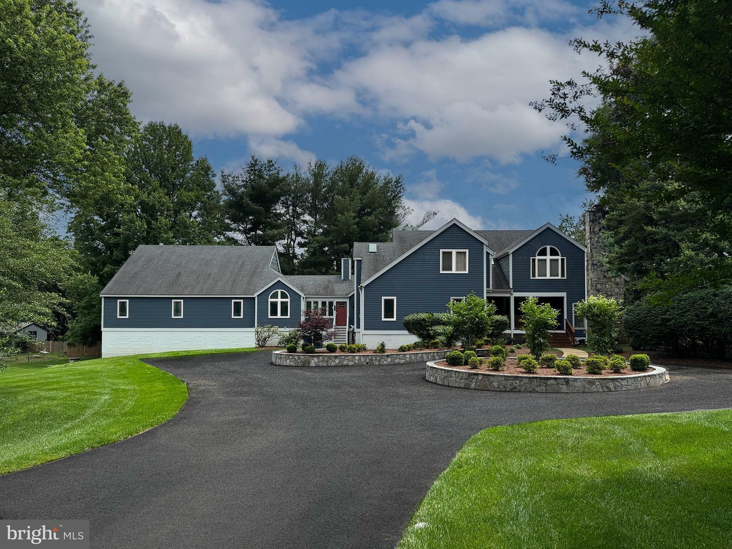 Property Photo:  10309 E Hunter Valley Road  VA 22181 