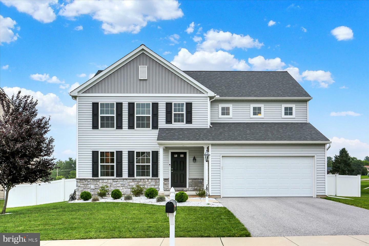 1816 Fountain Rock Drive  Dover PA 17315 photo