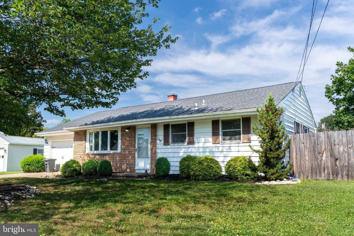 8 Shelley La  Hamilton NJ 08690 photo