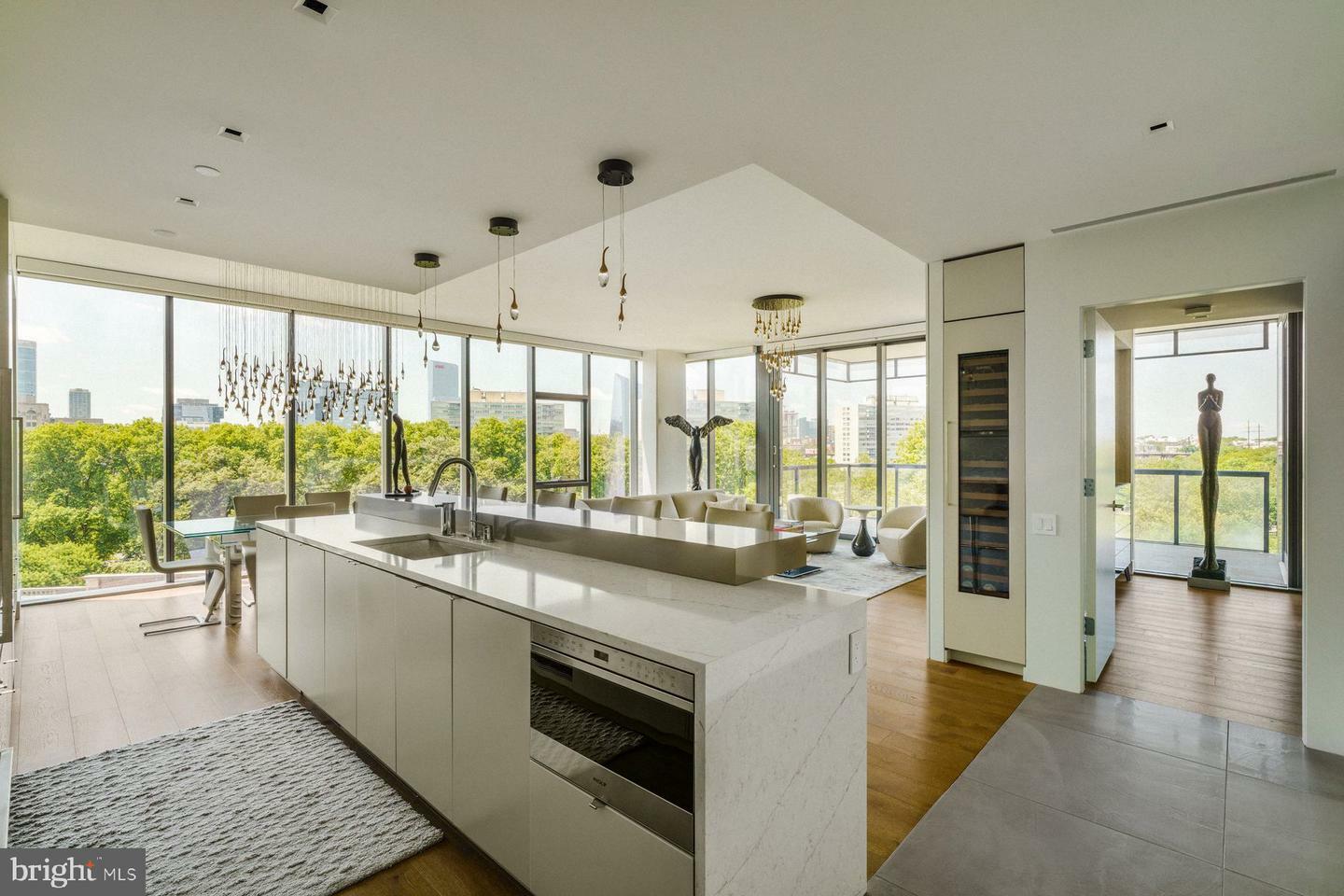 Property Photo: 2100 Hamilton Street 6A PA 19130