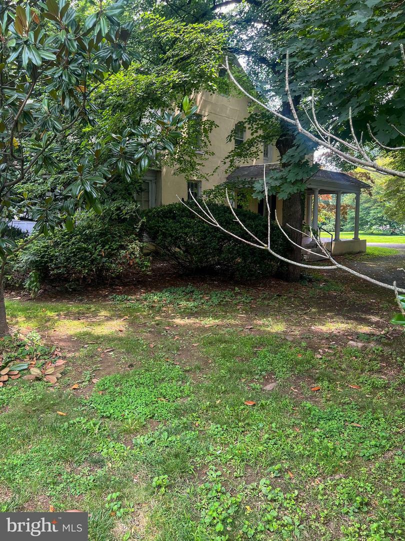 Property Photo:  2419 Lititz Pike  PA 17601 