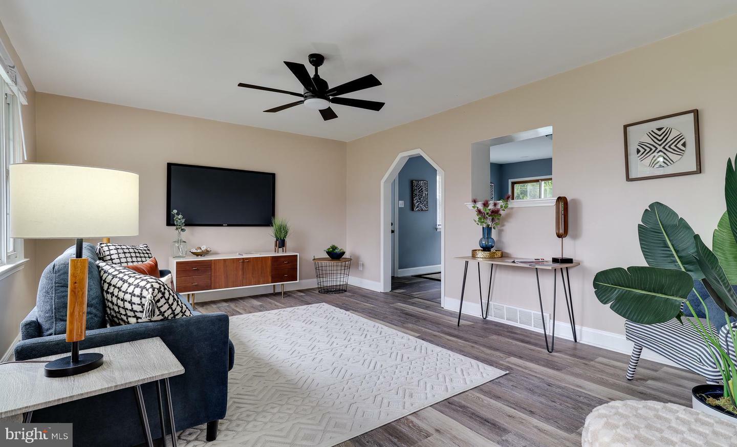 Property Photo:  605 4th Avenue  NJ 08021 