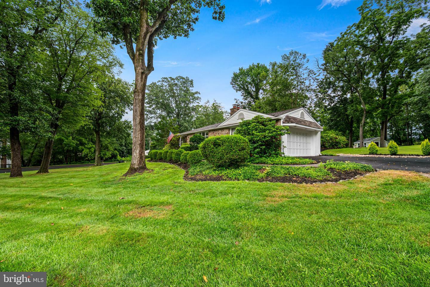 Property Photo:  152 Mallard Road  PA 18966 