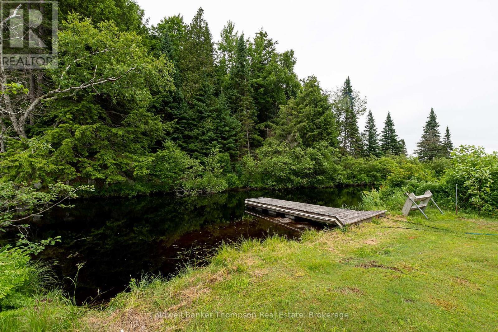 Photo de la propriété: 4242 Ravenscliffe Road ON P1H 2J2