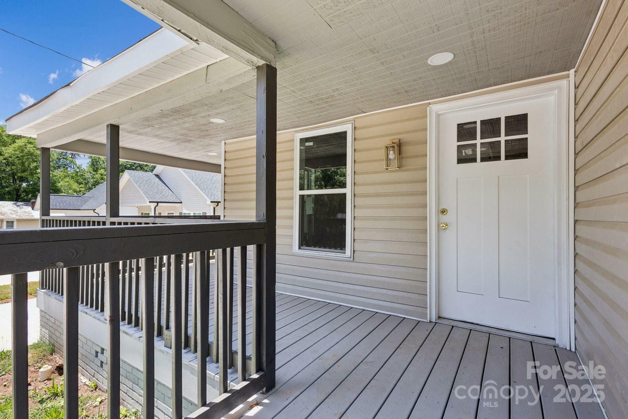 Property Photo: 1108 4th Street NC 28677
