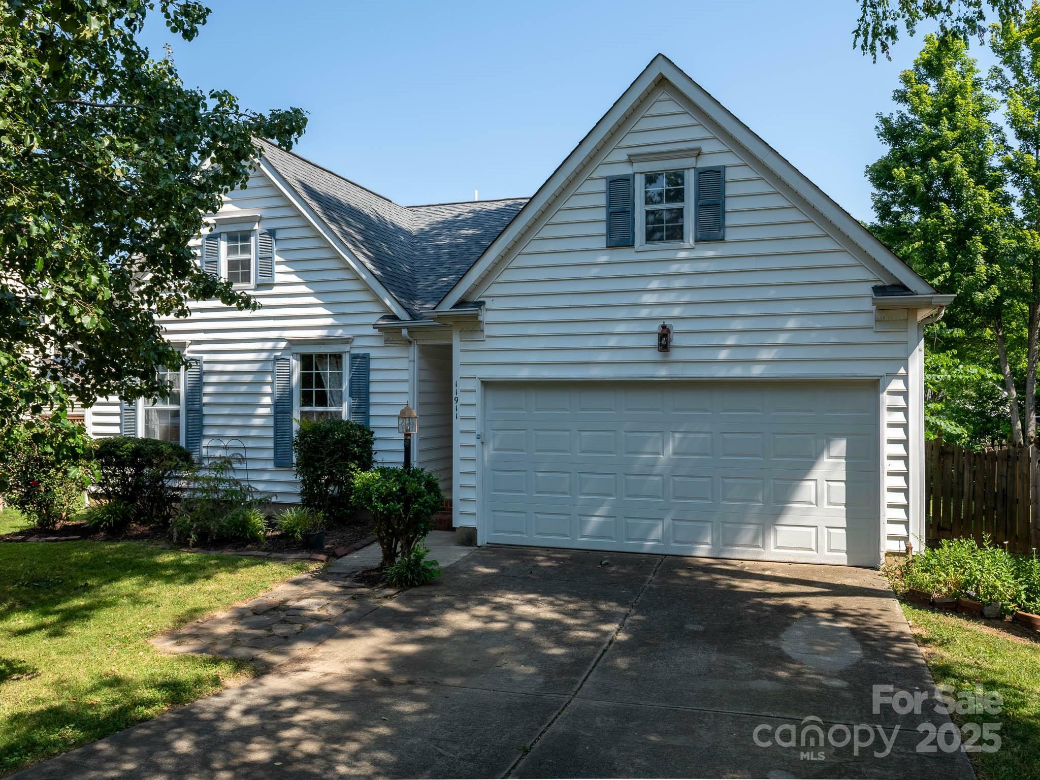 Property Photo: 11911 Brownestone View Drive NC 28269