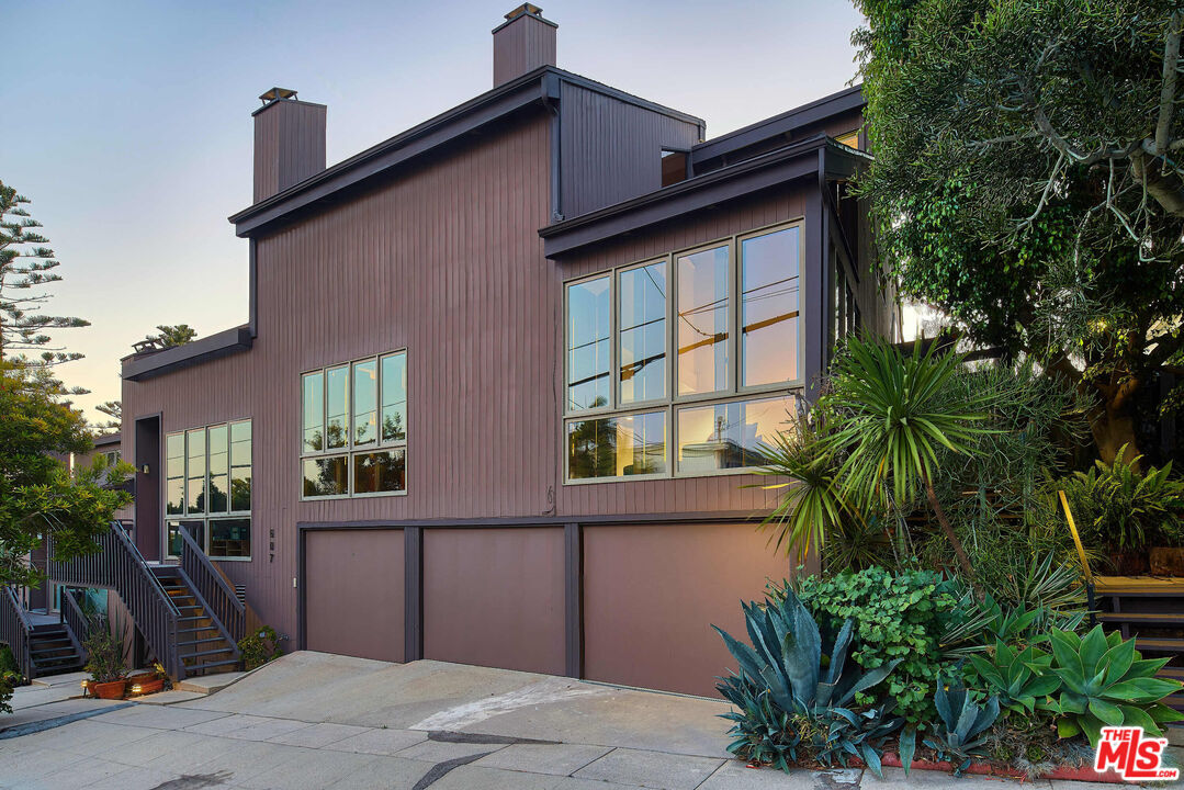 Property Photo:  601 Strand St  CA 90405 