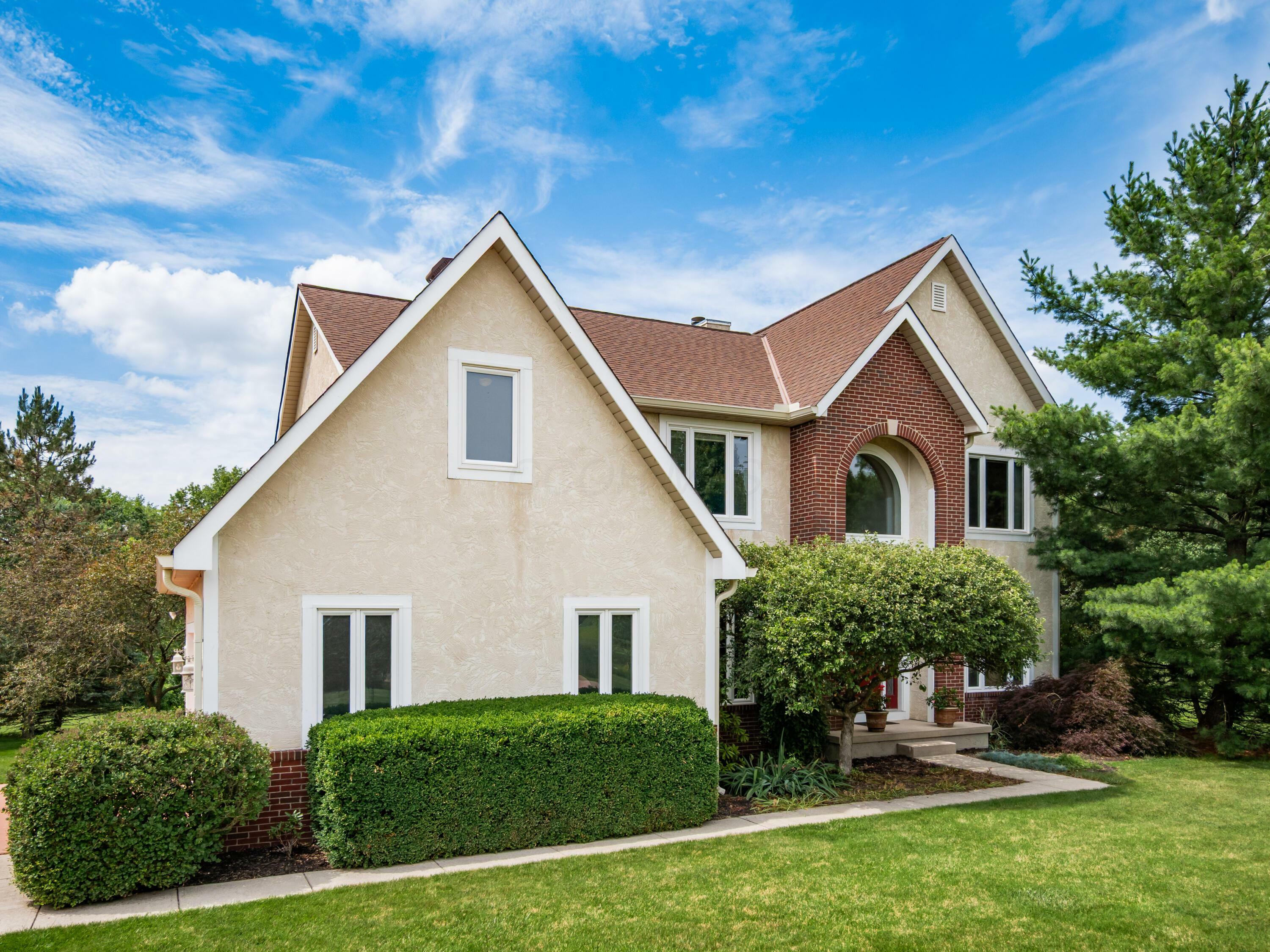 Property Photo: 16239 Hunters Run OH 43040