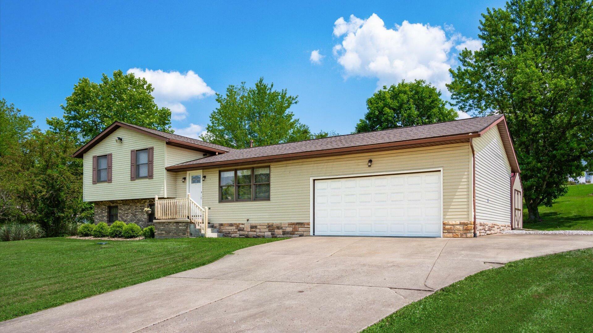 Property Photo:  6810 Dillon Hills Drive  OH 43830 