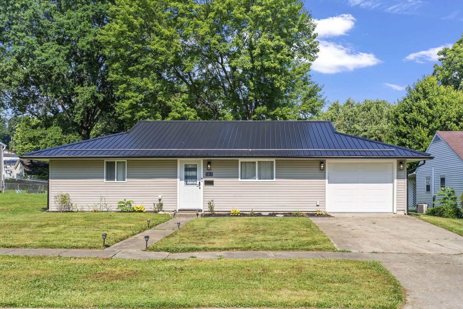 Property Photo:  1815 Union Street  OH 43130 